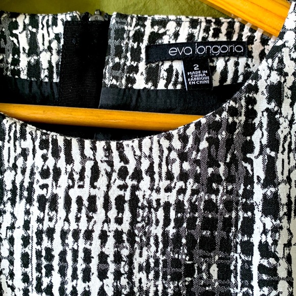 Flattering Eva Longoria sleeveless a-line dress - Picture 5 of 5